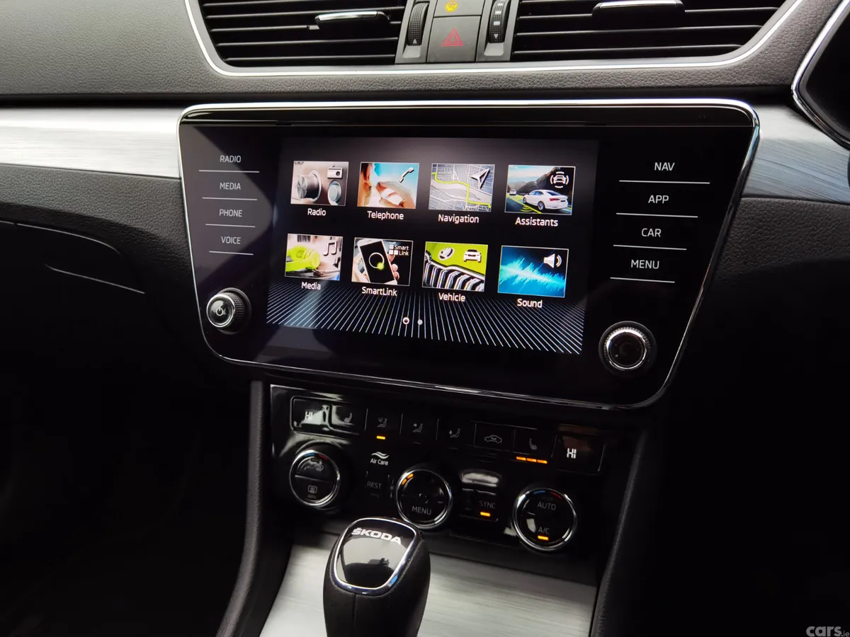Skoda Superb Saloon, Diesel, 2023, Grey