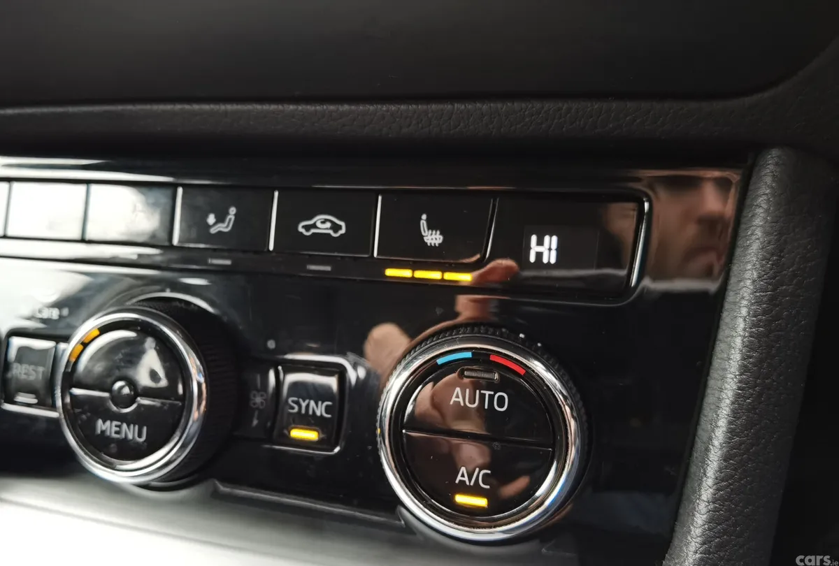 Skoda Superb Saloon, Diesel, 2023, Grey