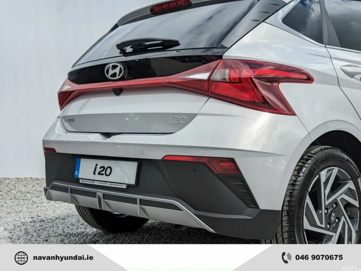 Hyundai i20 Hatchback, Petrol, 2027, Grey