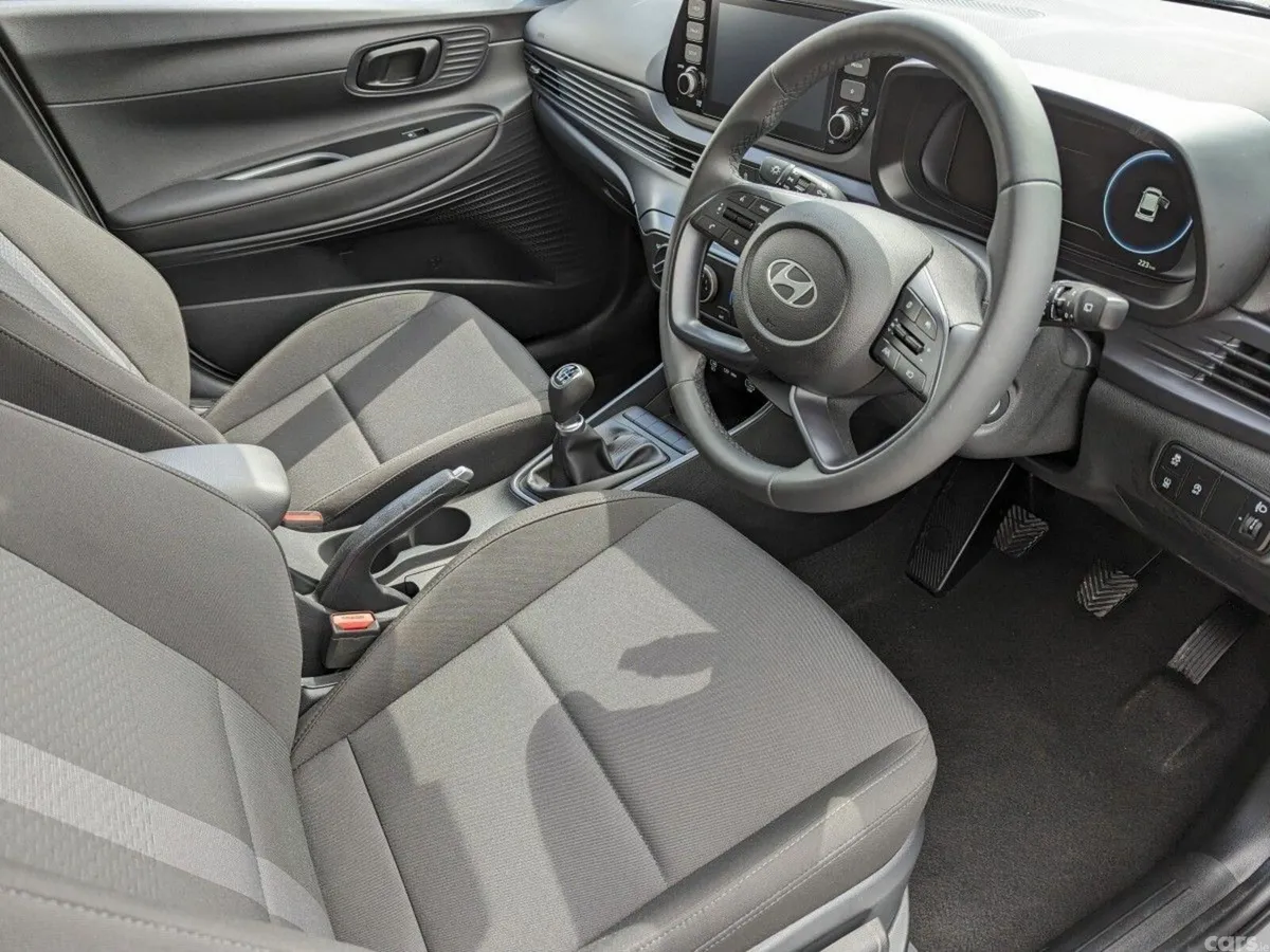 Hyundai i20 Hatchback, Petrol, 2027, Grey