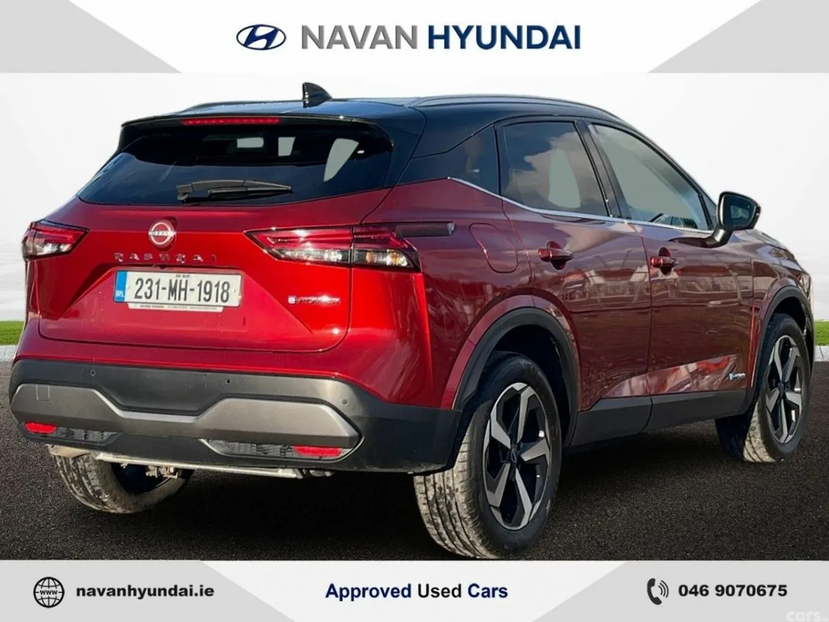 Nissan Qashqai MPV, Petrol Hybrid, 2023, Red