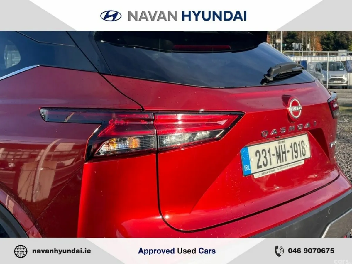 Nissan Qashqai MPV, Petrol Hybrid, 2023, Red