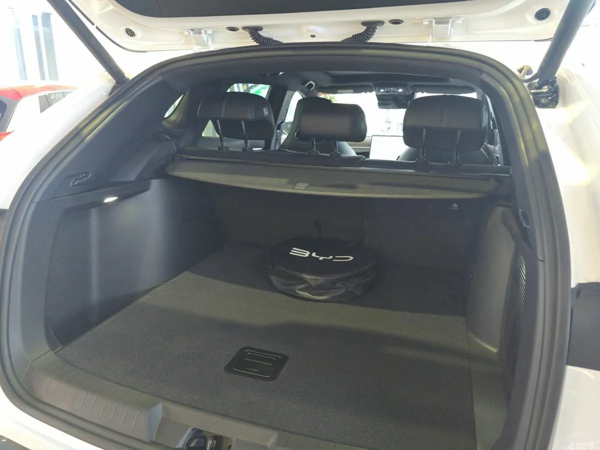 BYD SEAL U SUV, Petrol Plug-in Hybrid, 2027, White