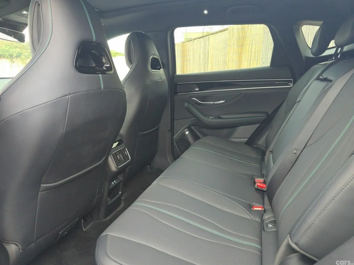 BYD SEAL U Hatchback, Petrol Plug-in Hybrid, 2027, Blue