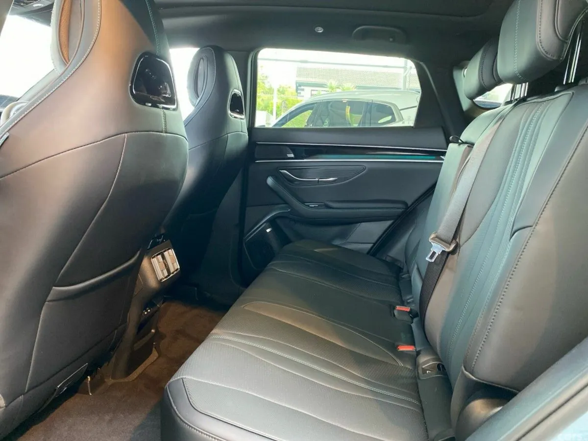 BYD SEAL U SUV, Petrol Plug-in Hybrid, 2027, Blue