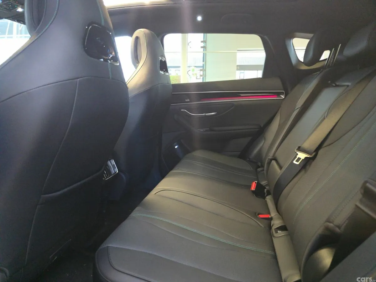 BYD SEAL U SUV, Petrol Plug-in Hybrid, 2027, Black