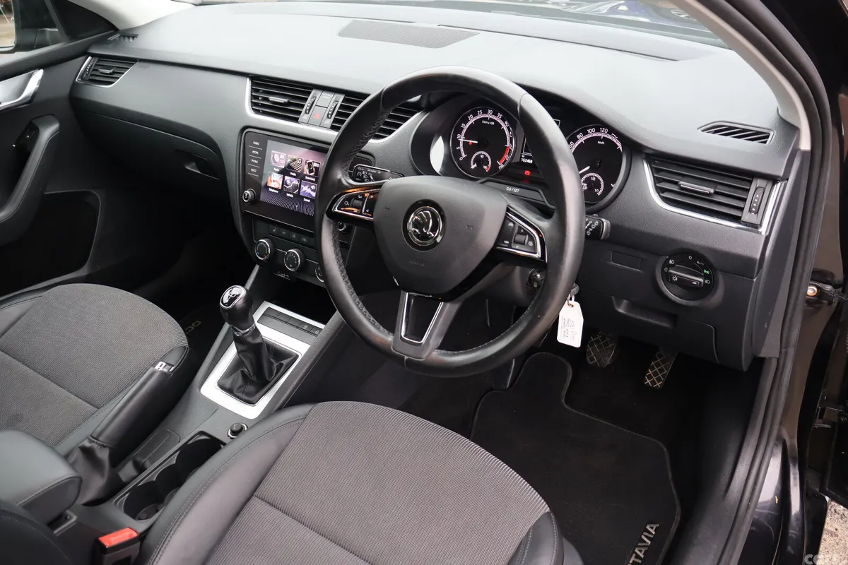 Skoda Octavia Saloon, Diesel, 2020, Black
