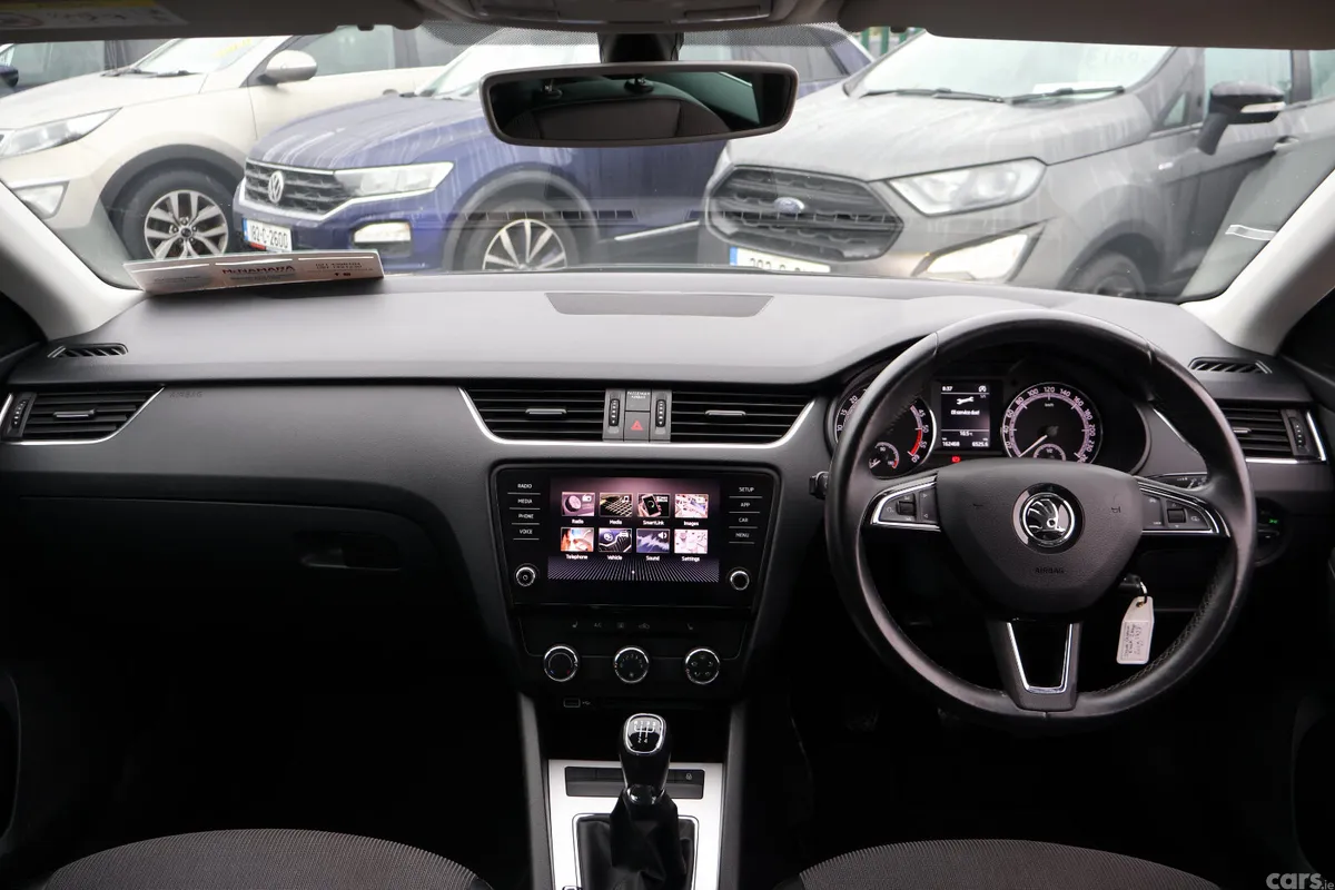 Skoda Octavia Saloon, Diesel, 2020, Black