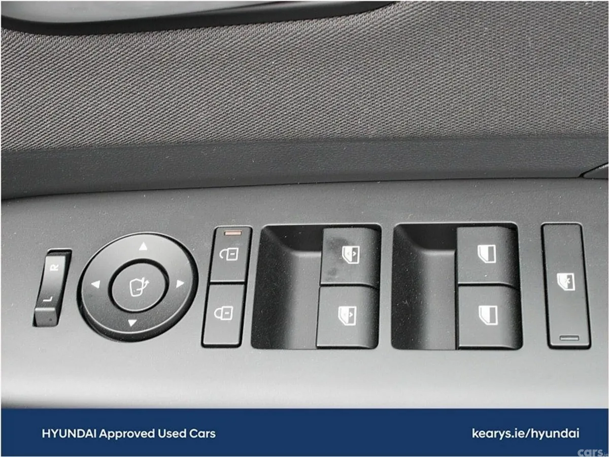 Hyundai KONA Hatchback, Petrol, 2027, Black