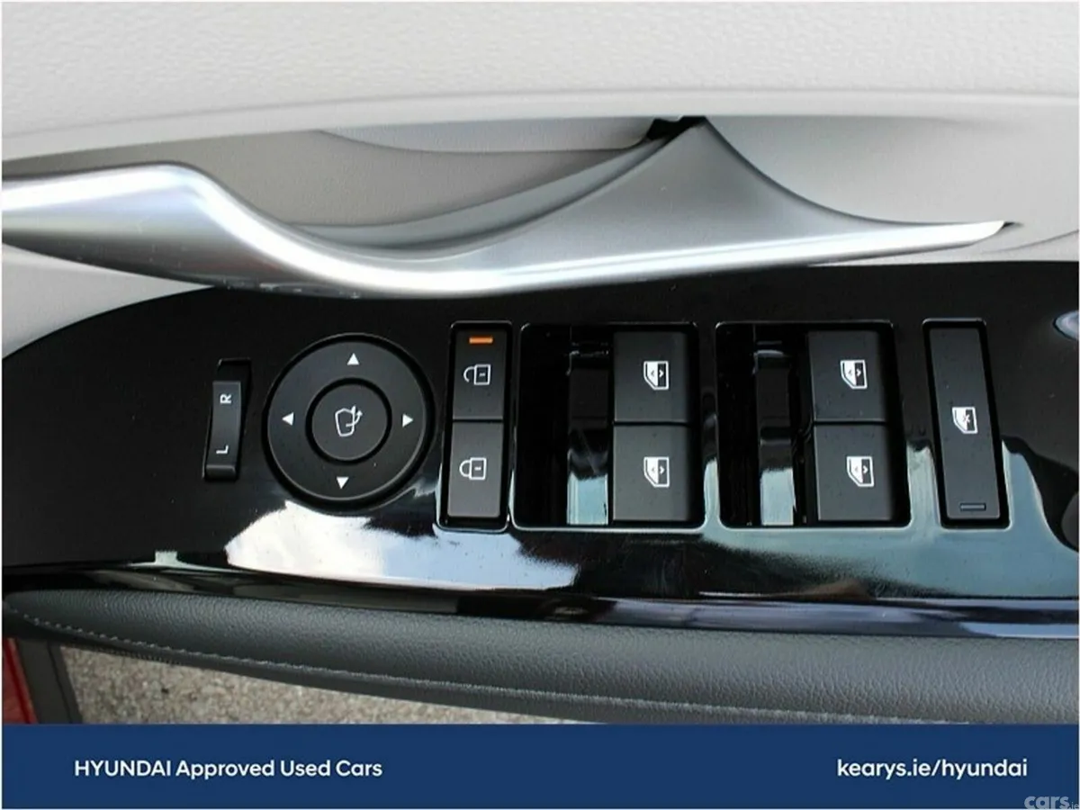 Hyundai Tucson SUV, Petrol Hybrid, 2027, Red