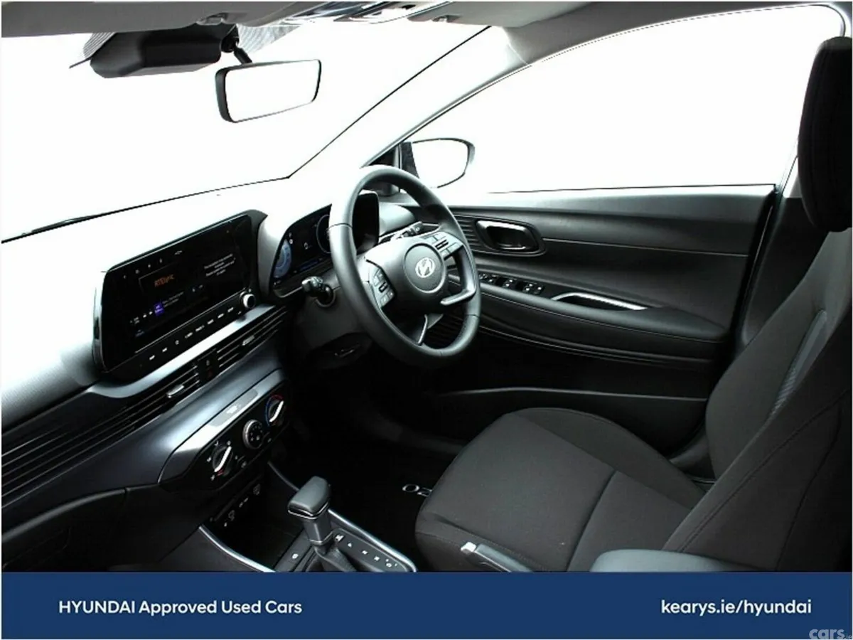 Hyundai i20 Hatchback, Petrol, 2027, Blue