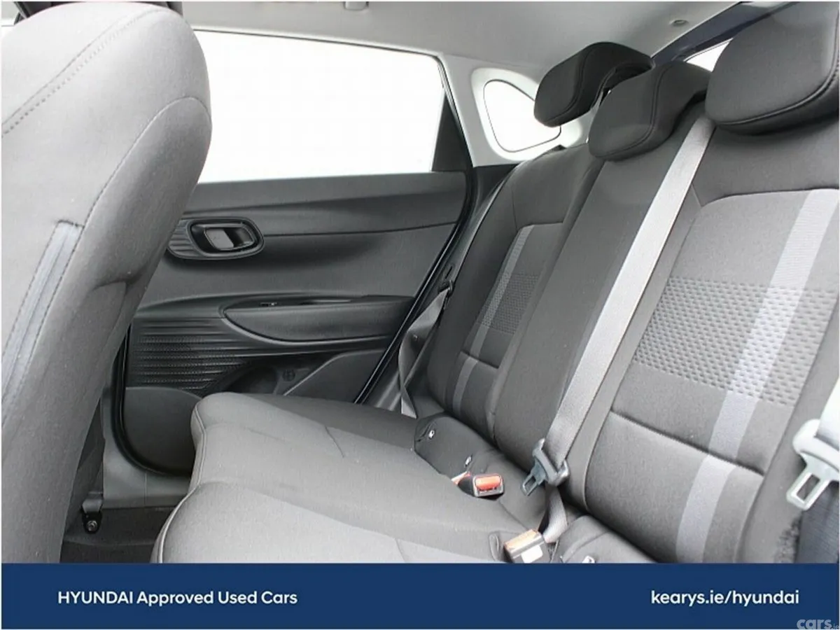 Hyundai i20 Hatchback, Petrol, 2027, Blue