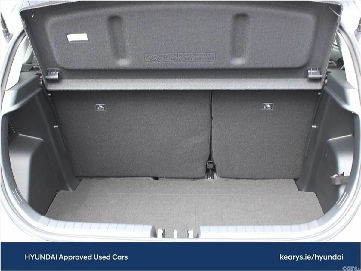 Hyundai i20 Hatchback, Petrol, 2027, Blue