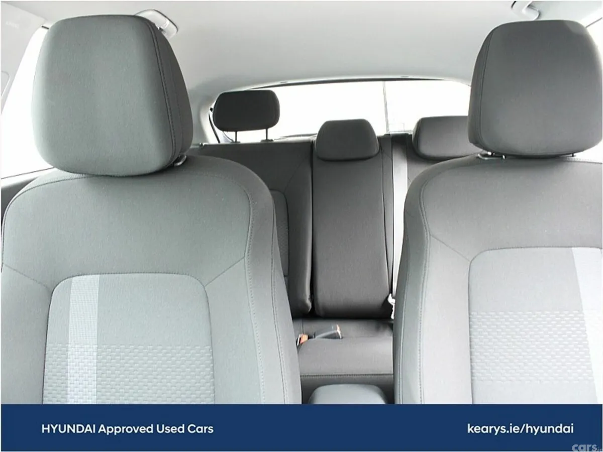 Hyundai i20 Hatchback, Petrol, 2027, Blue