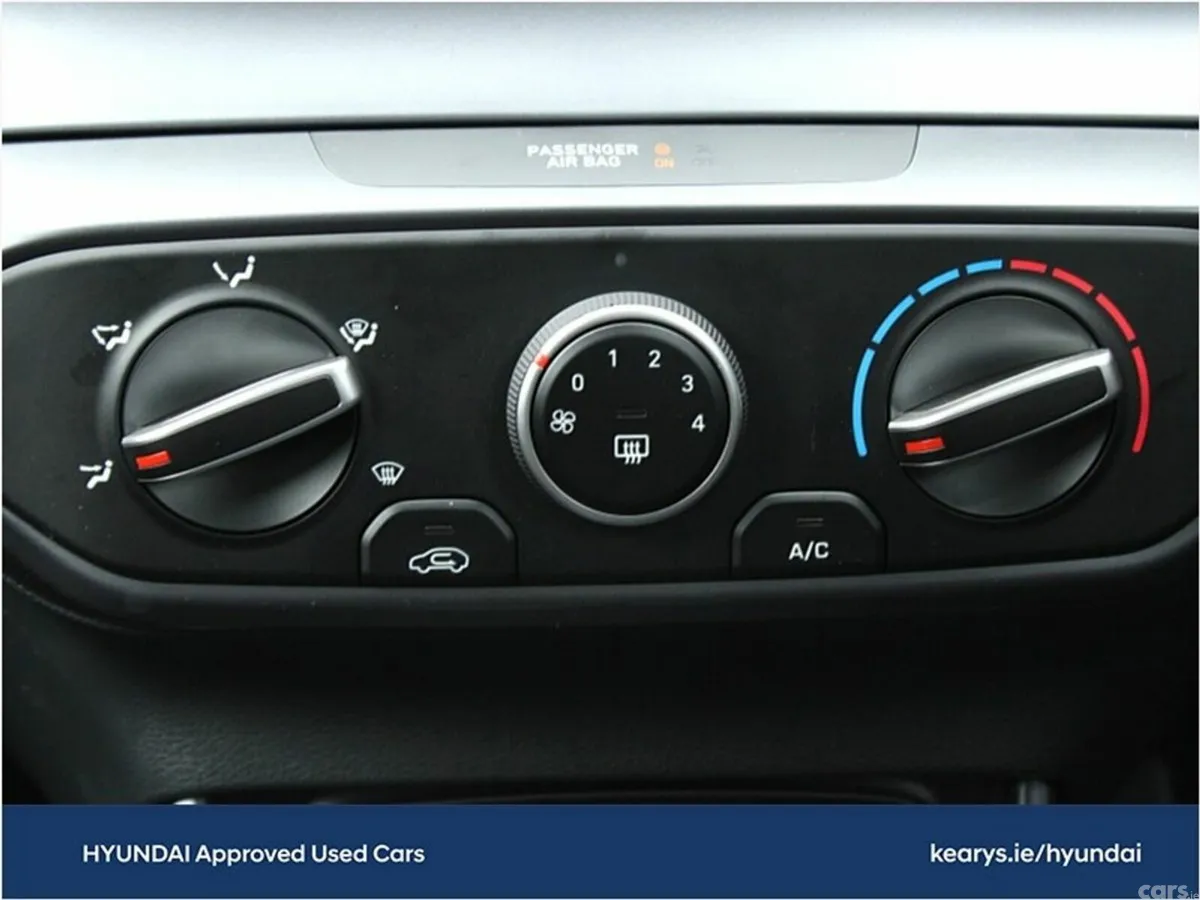 Hyundai i20 Hatchback, Petrol, 2027, Blue