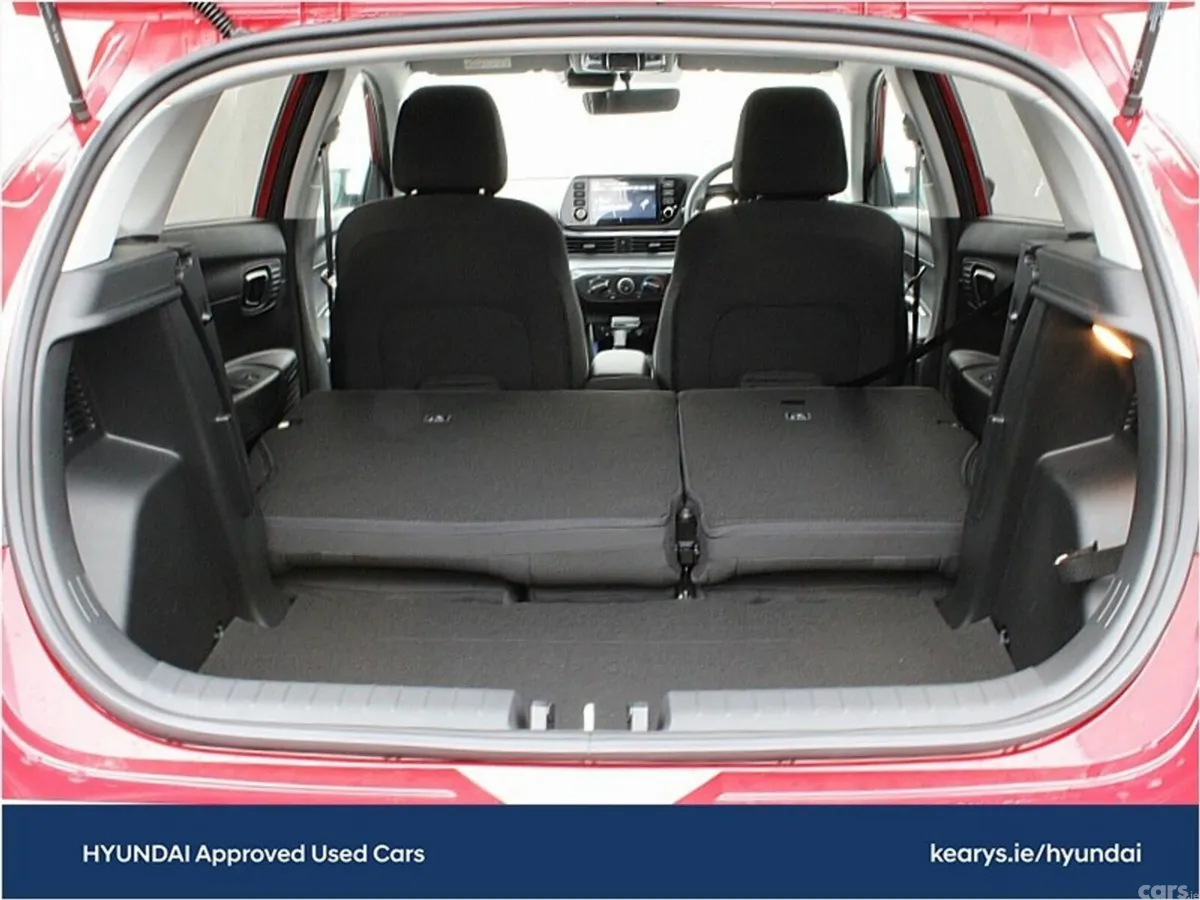 Hyundai i20 Hatchback, Petrol, 2027, Red
