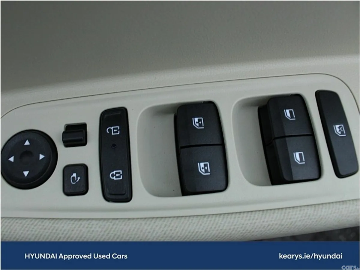 Hyundai INSTER SUV, Electric, 2027, Yellow