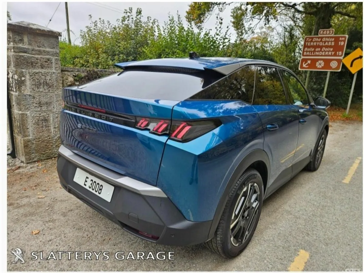 Peugeot 3008 SUV, Electric, 2026, Blue