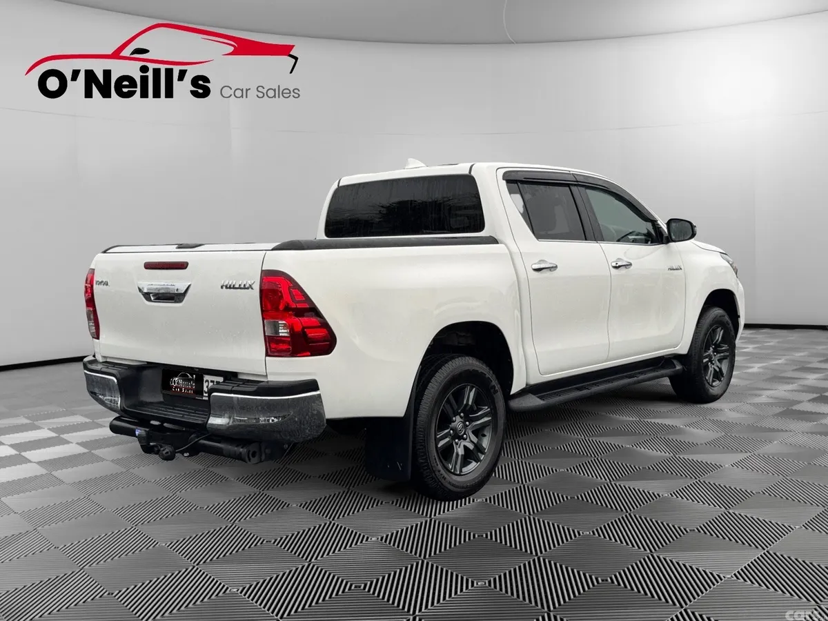 Toyota Hilux Pick Up, Diesel, 2023, White