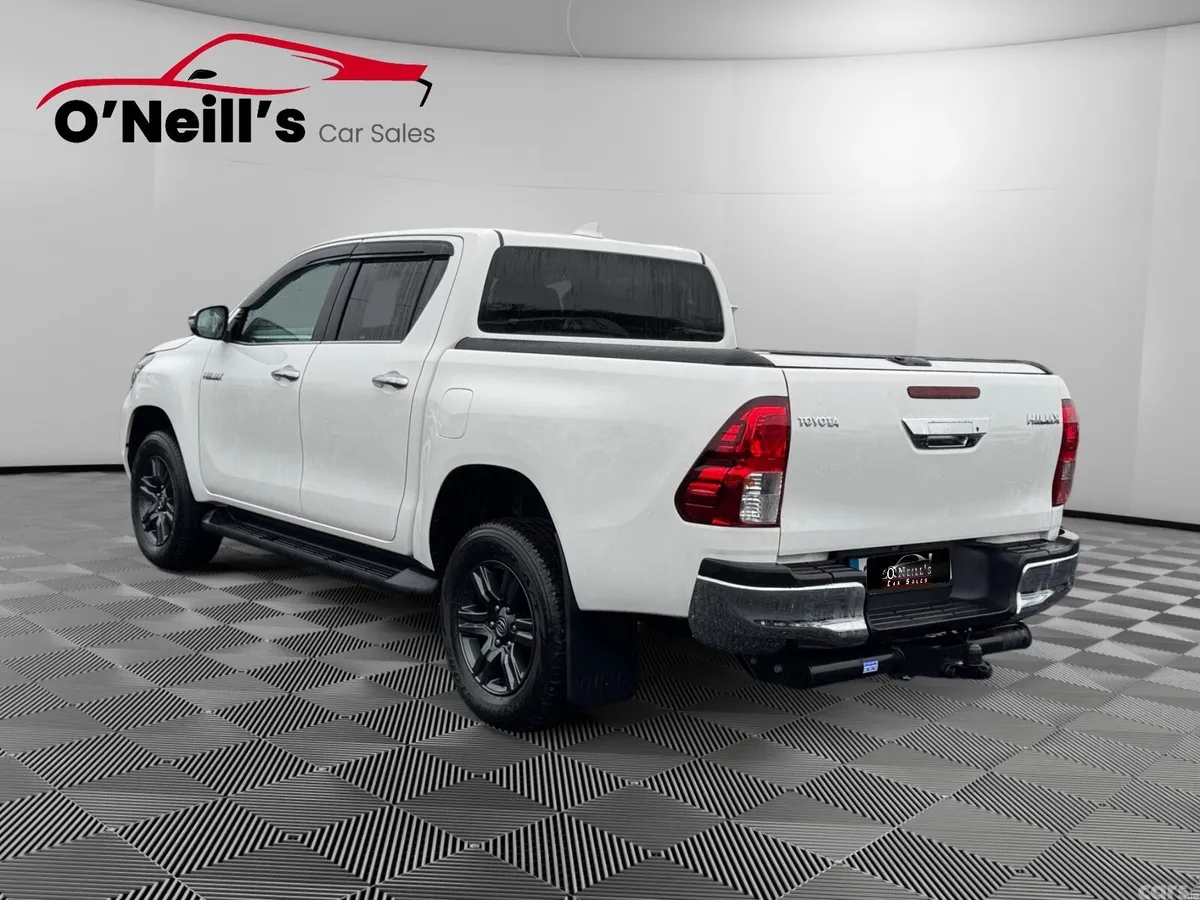 Toyota Hilux Pick Up, Diesel, 2023, White