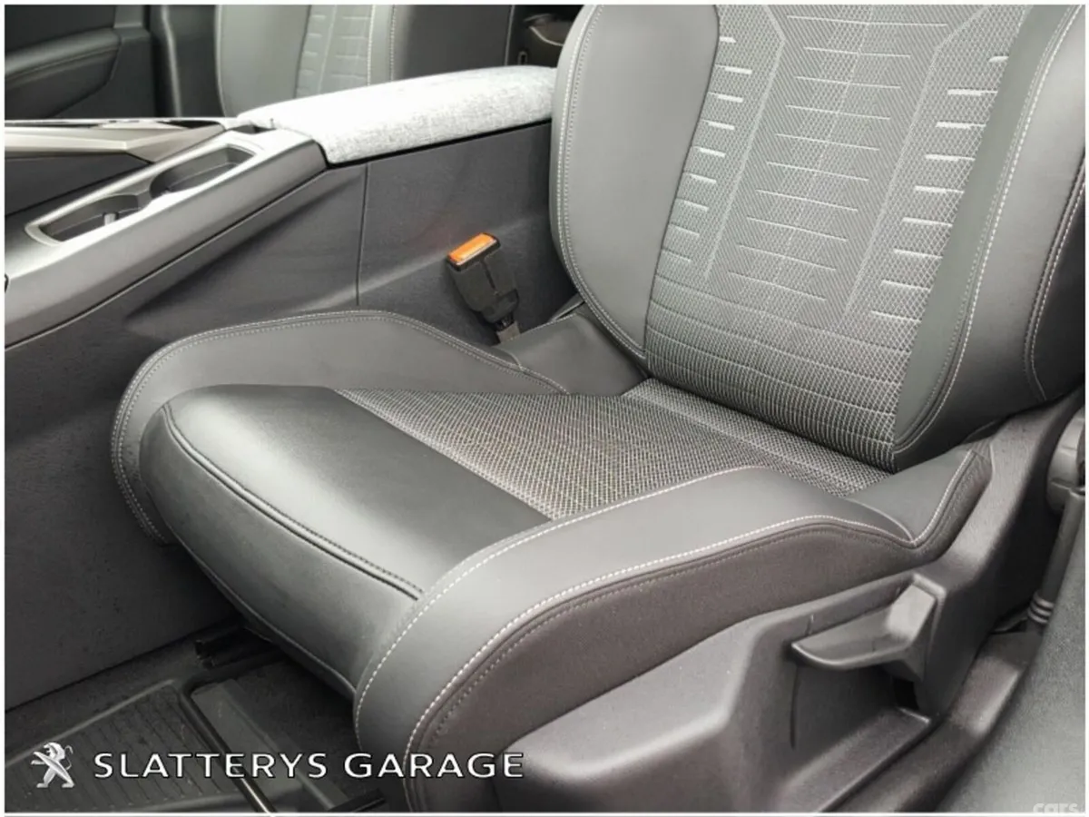 Peugeot 3008 SUV, Petrol Hybrid, 2026, Grey
