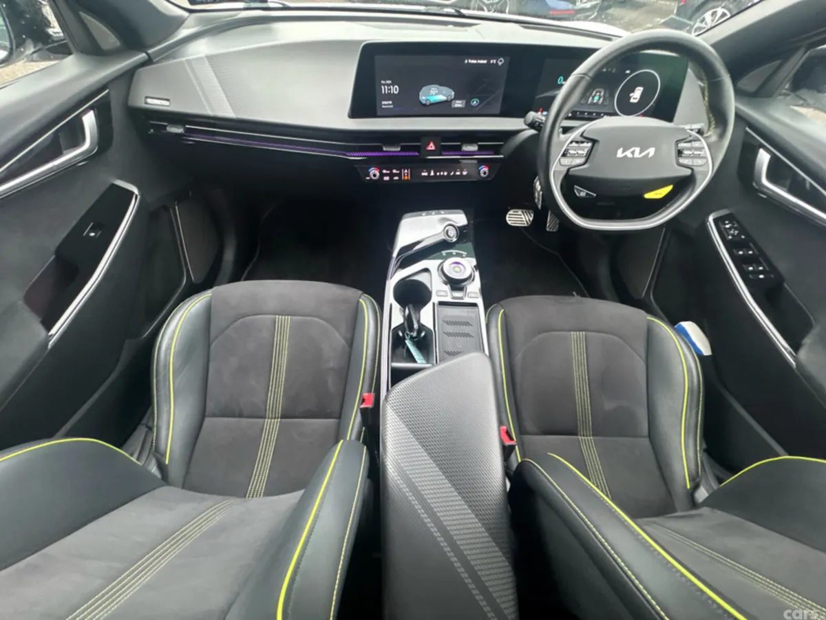 Kia EV6 SUV, Electric, 2024, White