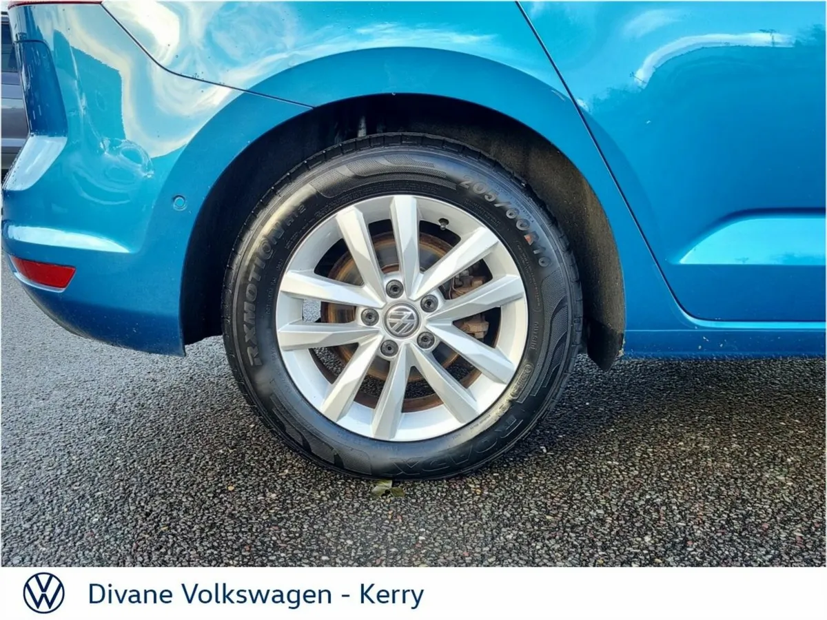 Volkswagen Touran MPV, Diesel, 2016, Blue