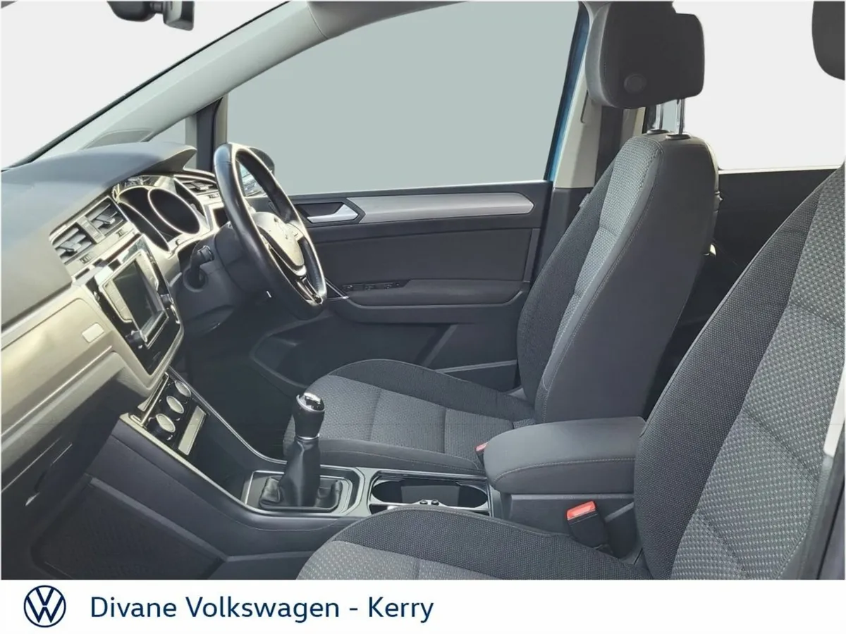 Volkswagen Touran MPV, Diesel, 2016, Blue