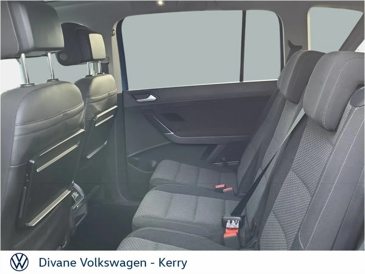 Volkswagen Touran MPV, Diesel, 2016, Blue