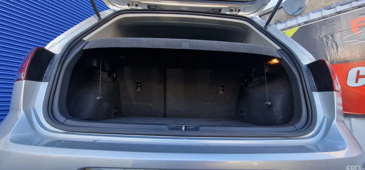 Volkswagen Golf Hatchback, Petrol, 2014, Silver