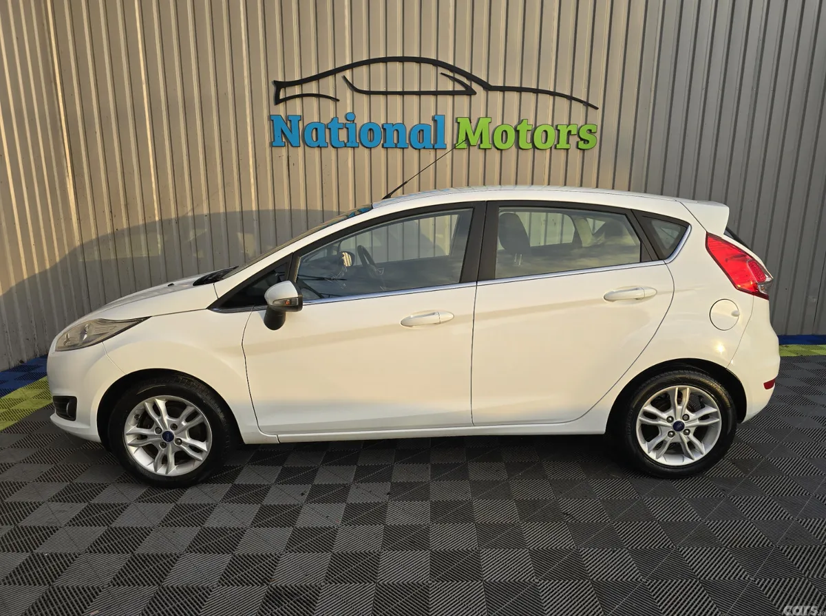 Ford Fiesta Hatchback, Petrol, 2016, White