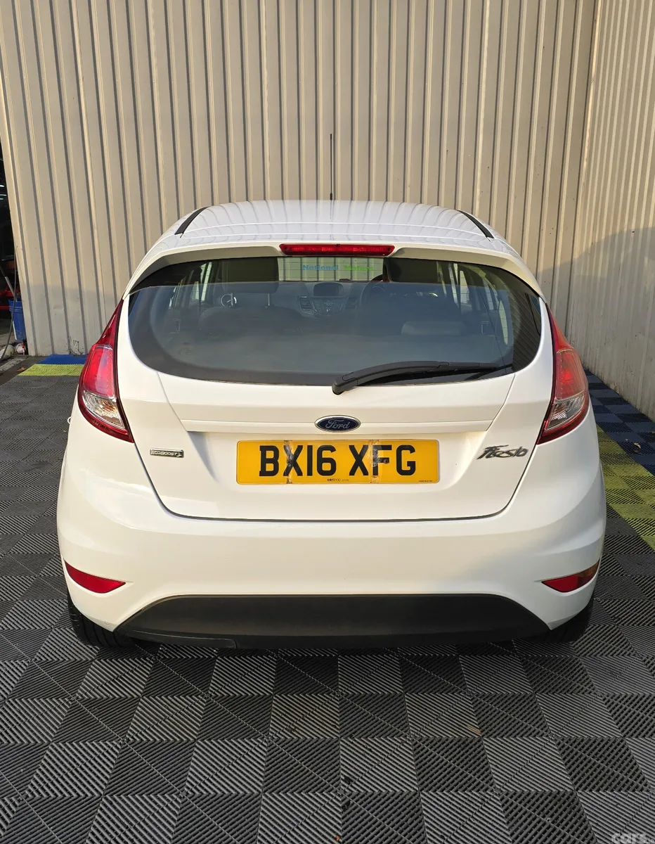 Ford Fiesta Hatchback, Petrol, 2016, White