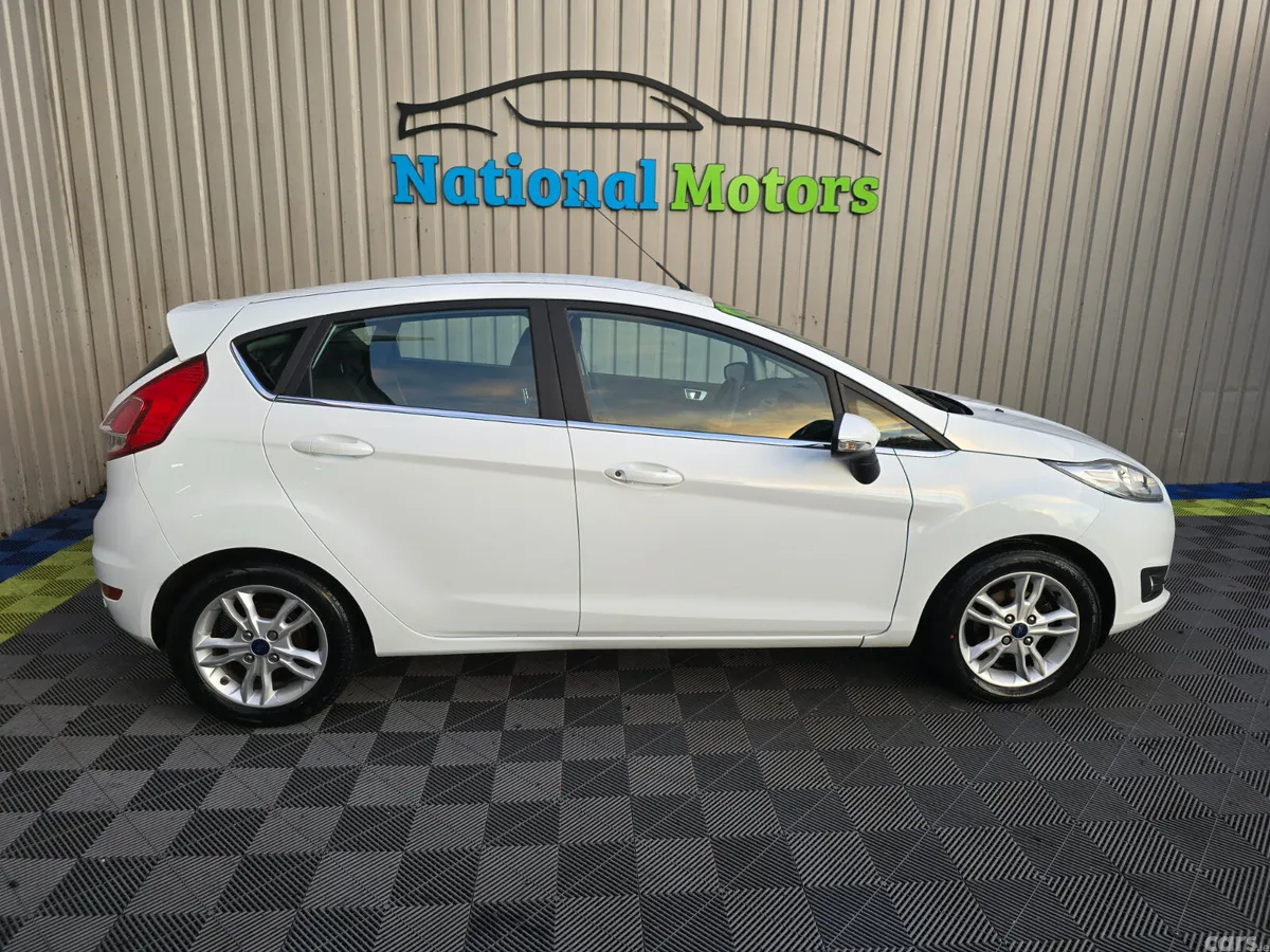 Ford Fiesta Hatchback, Petrol, 2015, White