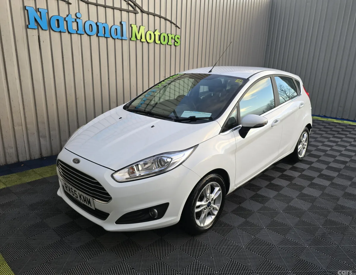 Ford Fiesta Hatchback, Petrol, 2015, White