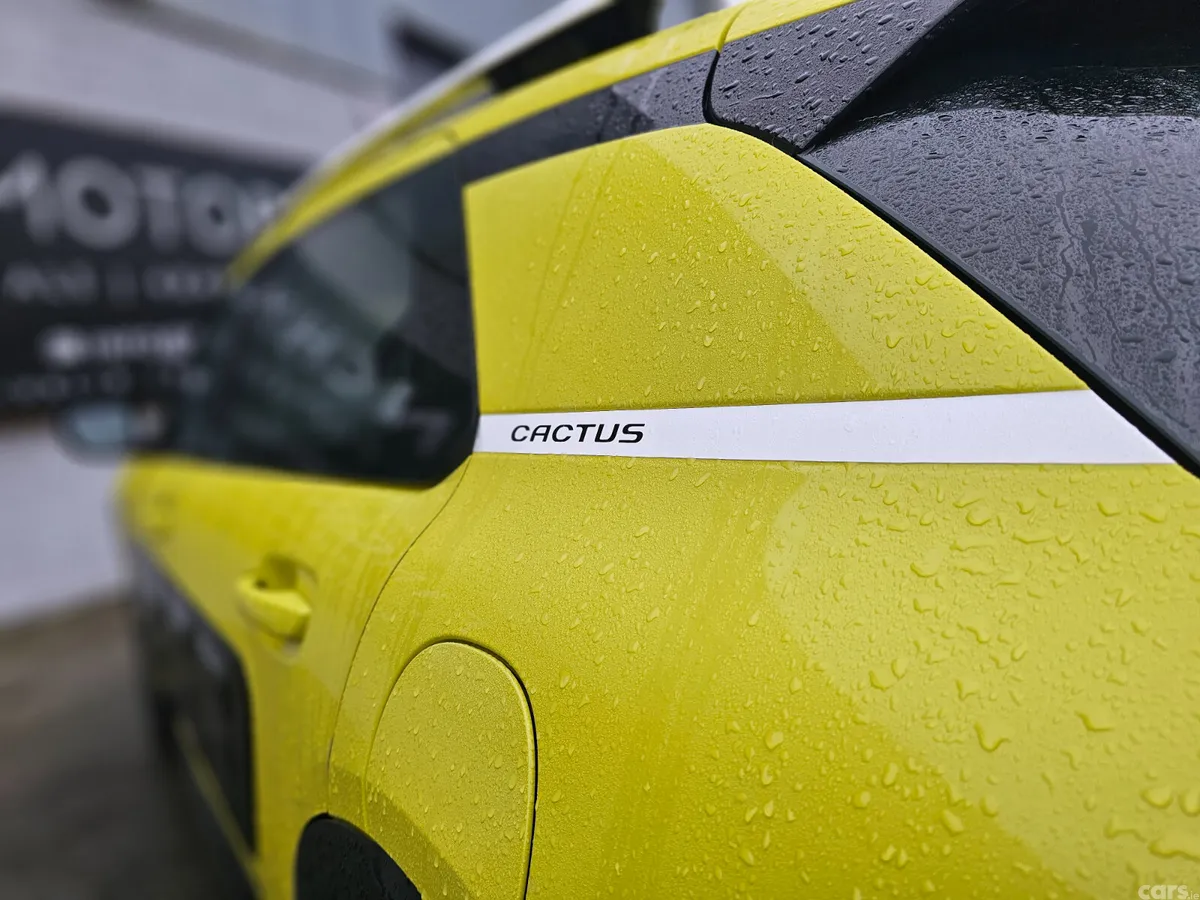 Citroen C4 Hatchback, Petrol, 2015, Yellow
