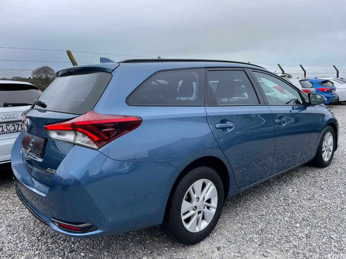 Toyota Auris Estate, Diesel, 2016, Blue