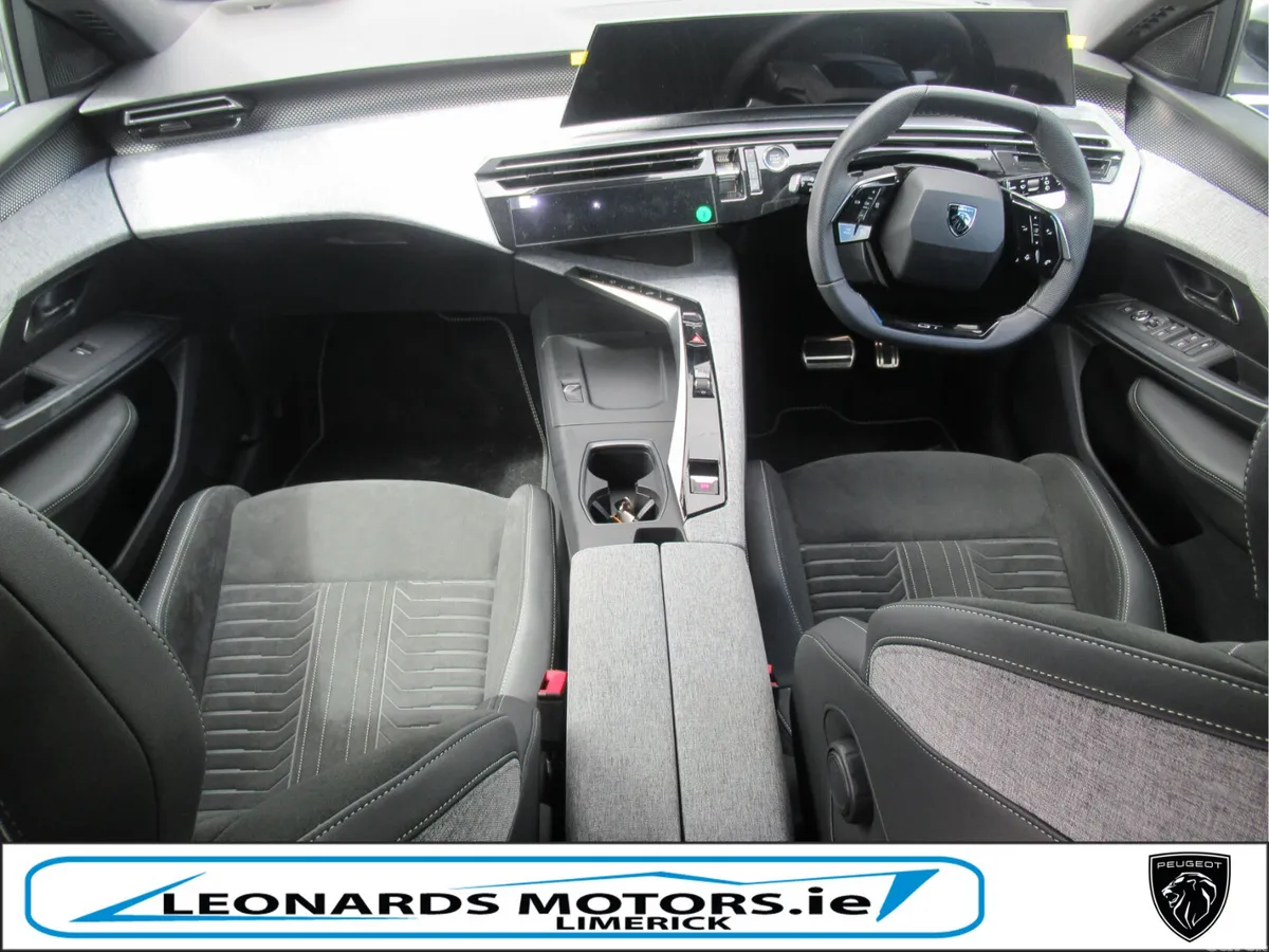 Peugeot 5008 SUV, Petrol Hybrid, 2026, Grey