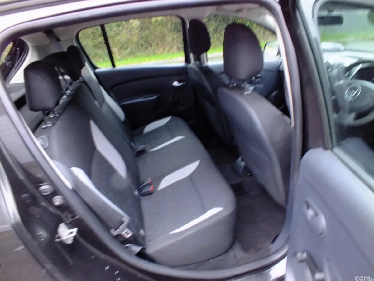 Dacia Sandero Stepway Hatchback, Diesel, 2016, Black