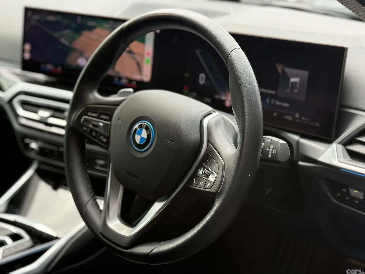 BMW 3-Series Estate, Petrol Hybrid, 2022, Black