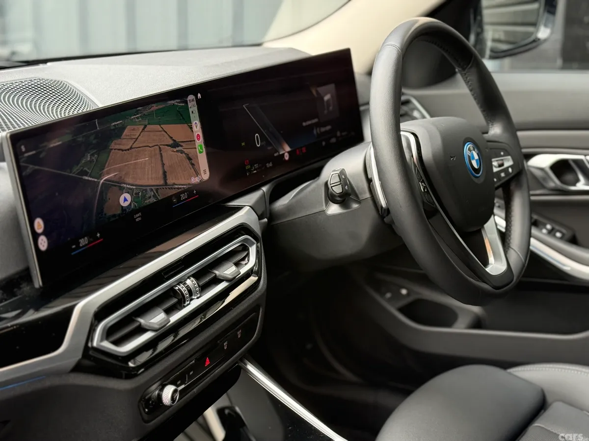 BMW 3-Series Estate, Petrol Hybrid, 2022, Black