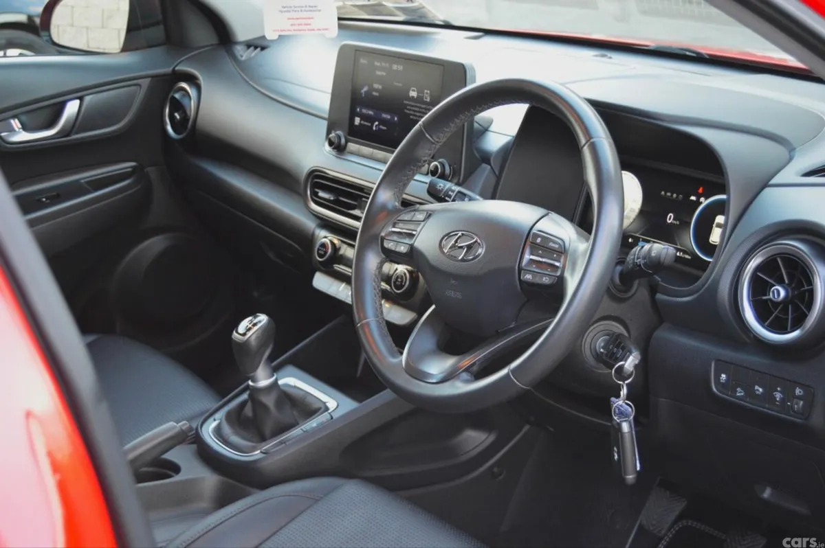 Hyundai KONA MPV, Petrol, 2021, Red