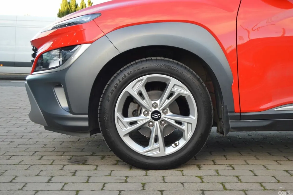 Hyundai KONA MPV, Petrol, 2021, Red