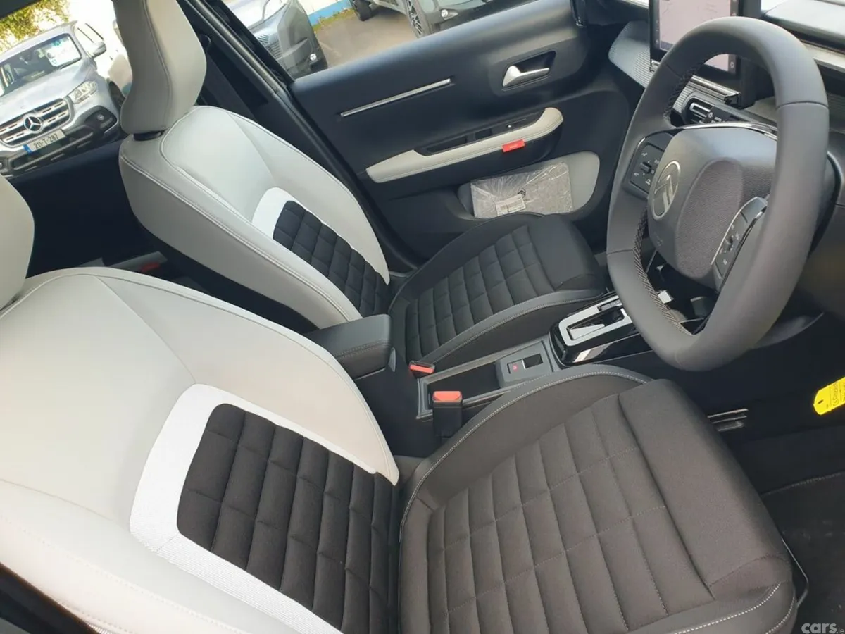 Citroen C3 Aircross SUV, Petrol Hybrid, 2027, Black