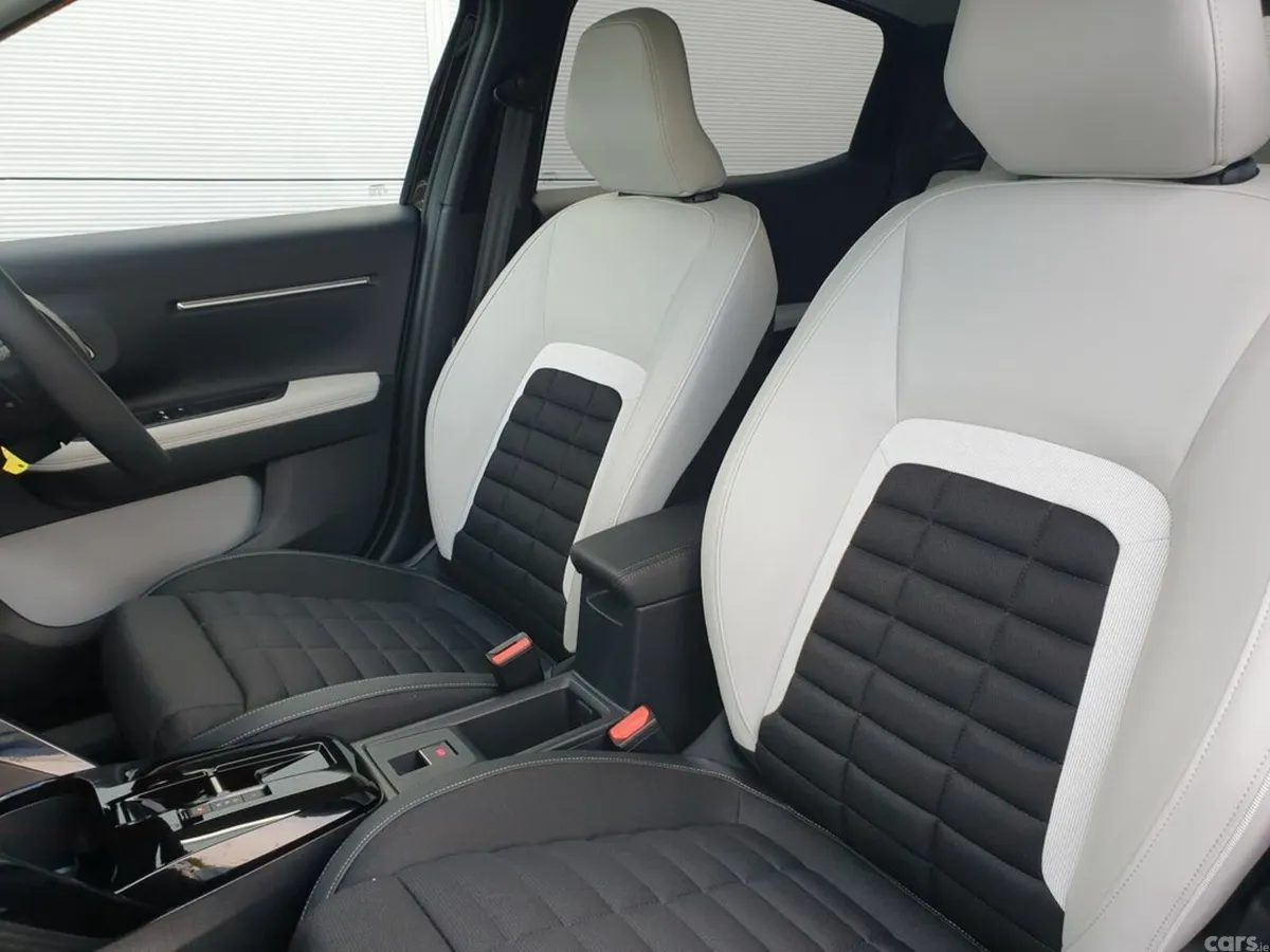Citroen C3 Aircross SUV, Petrol Hybrid, 2027, Black