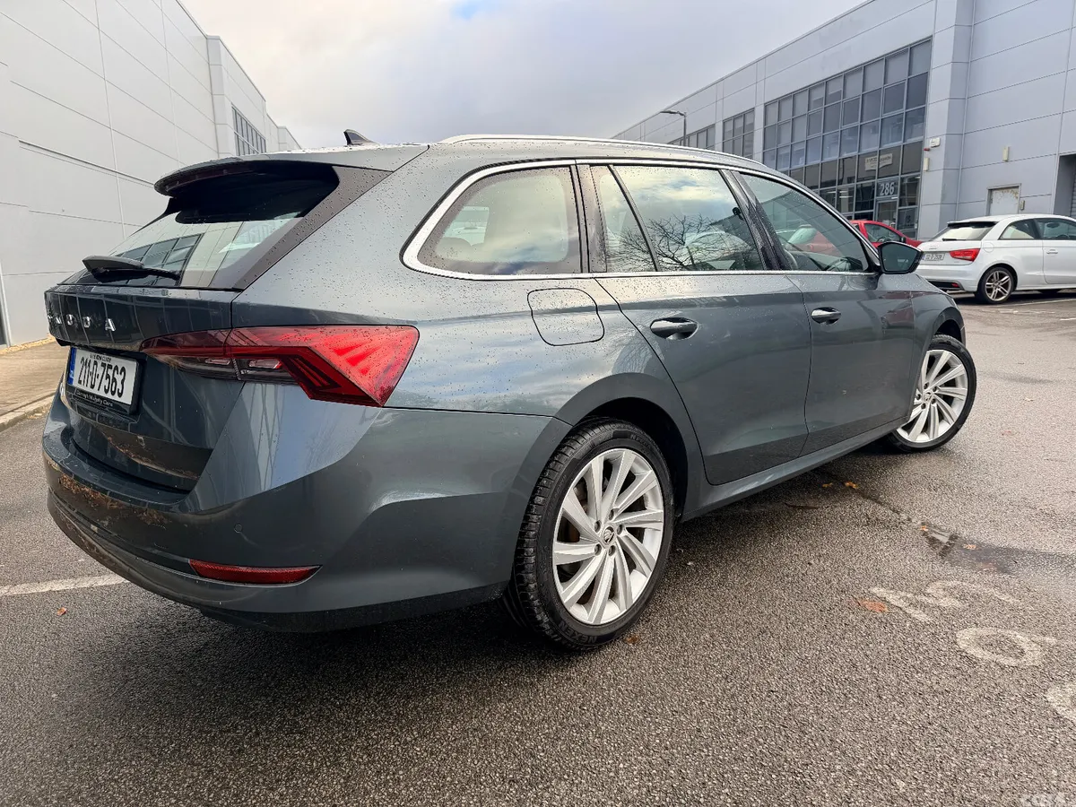 Skoda Octavia Estate, Diesel, 2021, Grey