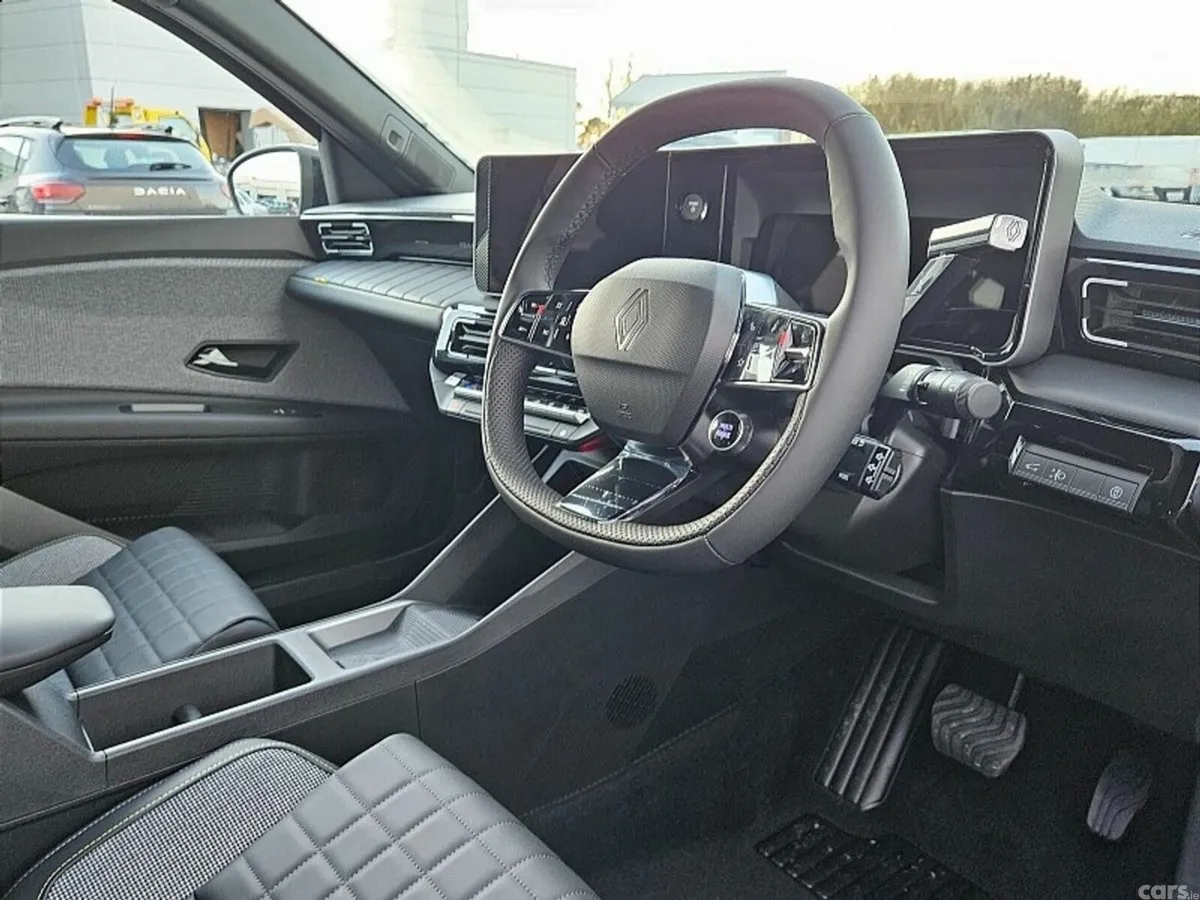 Renault 4 Hatchback, Electric, 2026, Grey