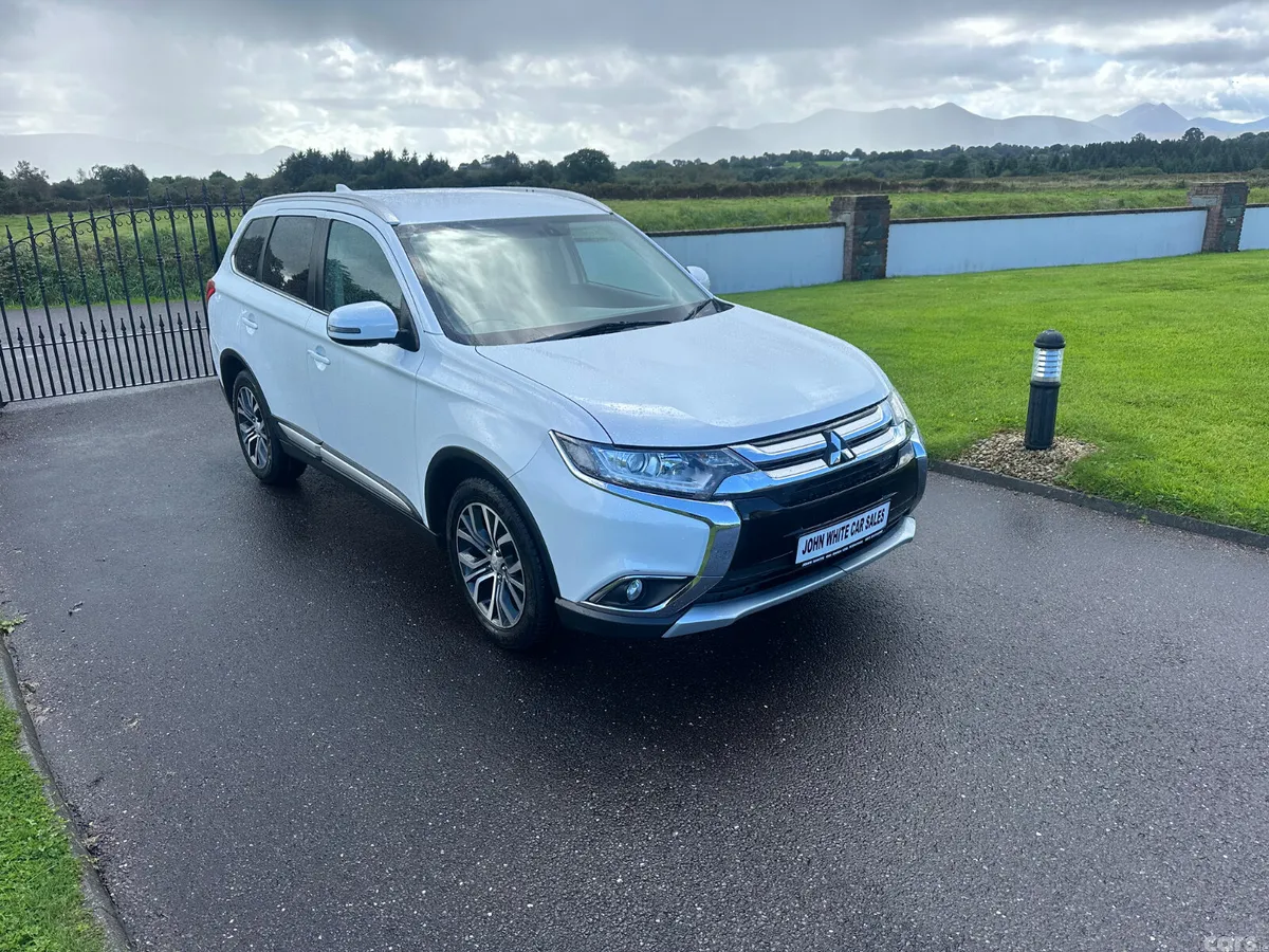 Mitsubishi Outlander SUV, Diesel, 2017, White