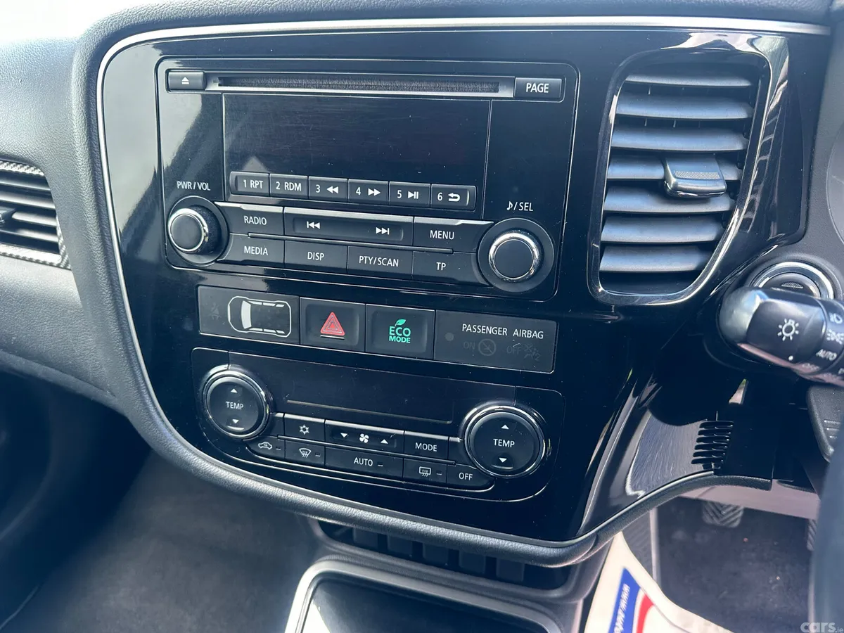 Mitsubishi Outlander SUV, Diesel, 2017, White