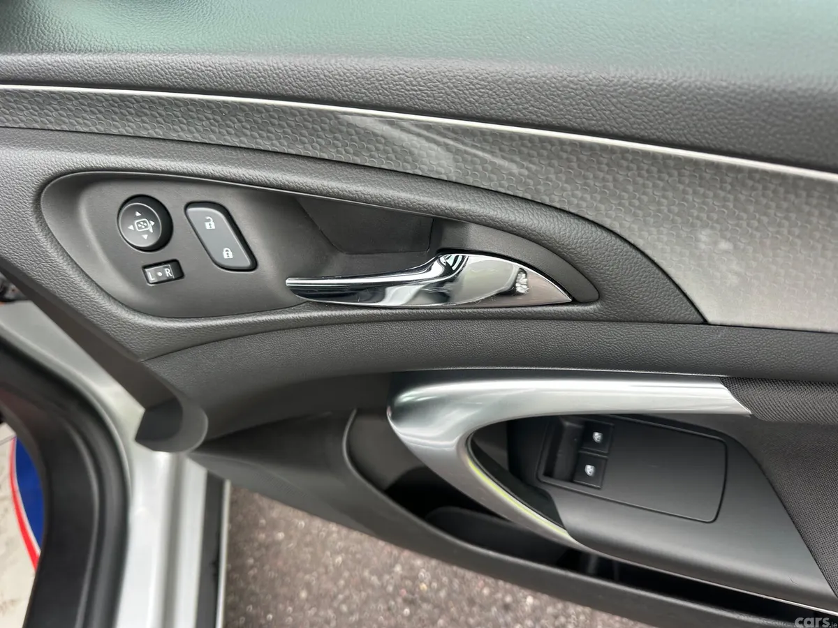 Opel Insignia Hatchback, Diesel, 2014, Silver