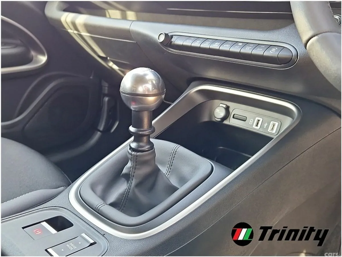 Jeep Avenger SUV, Petrol, 2026, Grey